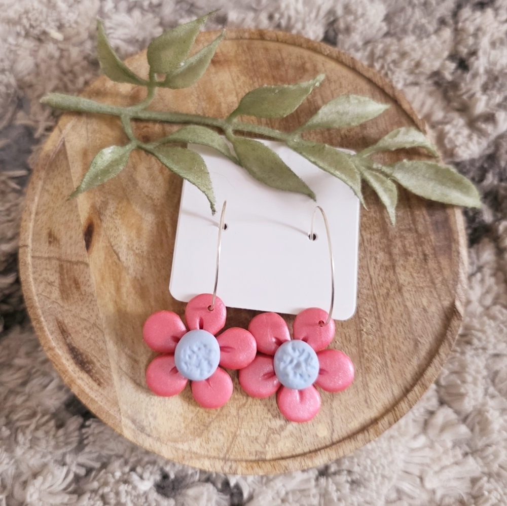 NWT Pink Flower Hoop Earrings with Lavender Center/Boho